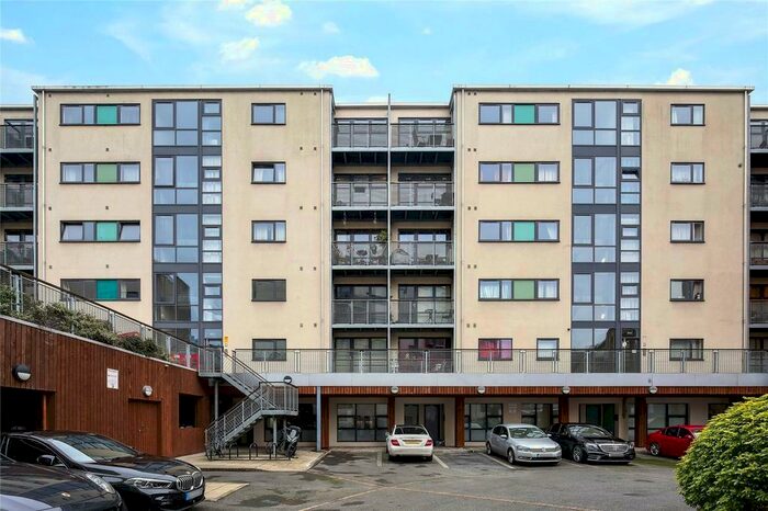 1 Bedroom Flat To Rent In Carmine Wharf, Copenhagen Place, Westferry, Mile End, Limehouse, London, E14