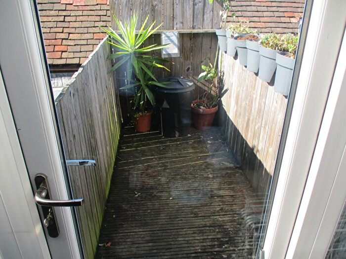1 Bedroom Maisonette To Rent In Castle Road, Southsea, Hants, PO5