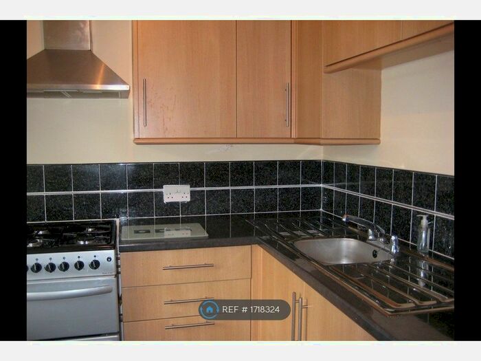 1 Bedroom Flat To Rent In Andrew Court, Manchester, M20
