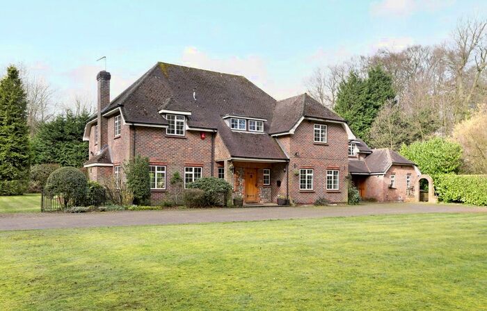 7 Bedroom Flat To Rent In Spring Coppice, Lane End, High Wycombe, HP14