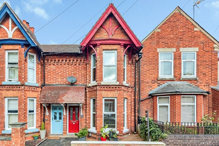 4 Bedroom Terraced House For Sale In Broadway, Kettering, NN15