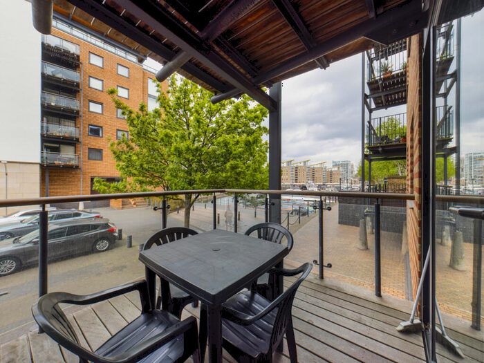 1 Bedroom Flat To Rent In Medland House, Branch Road, E14