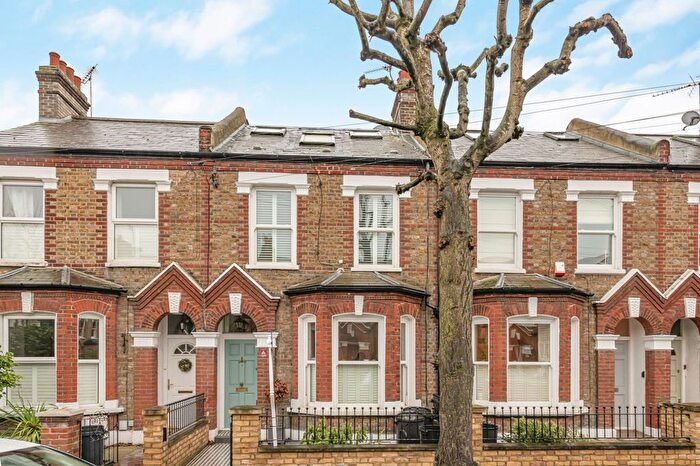4 Bedroom Detached House For Sale In Franche Court Road, Earlsfield, London, SW17