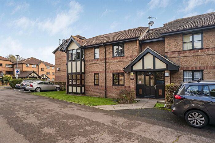 1 Bedroom Flat For Sale In Chamberlain Place, Walthamstow, London, E17