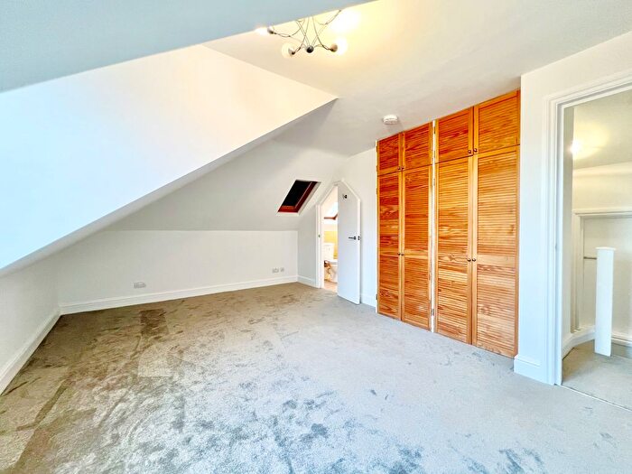 3 Bedroom Flat To Rent In Ornan Road, Belsize Park, NW3