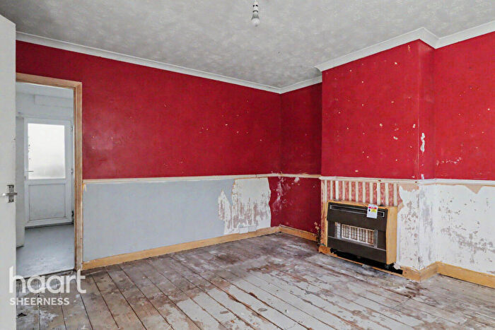 3 Bedroom Semi-Detached House For Sale In Jubilee Crescent, Queenborough, ME11