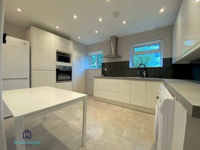 1 Bedroom Maisonette To Rent In Crawford Gardens, London, N13