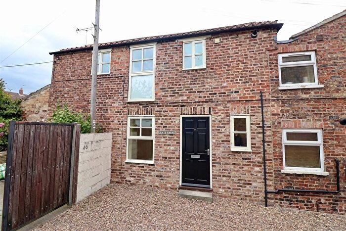 1 Bedroom Semi-Detached House For Sale In George Street, Pocklington, York, YO42