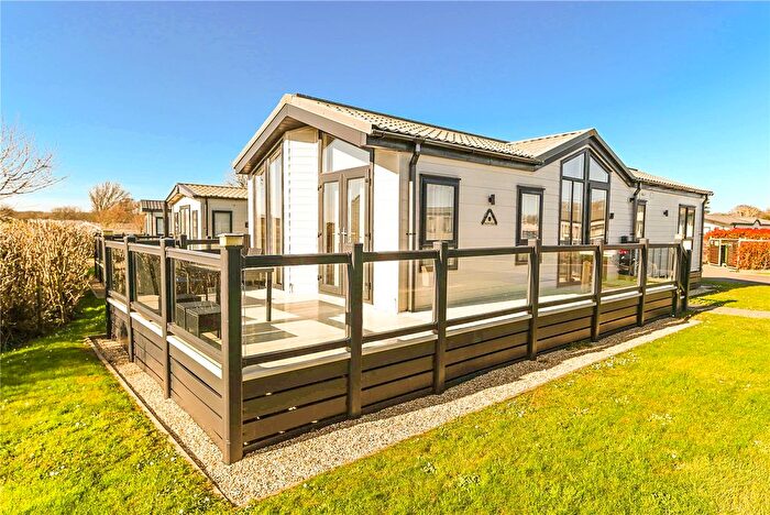 2 Bedroom Mobile/park Home For Sale In Barton Meadow, Hoburne Naish Holiday Park, Barton On Sea, Hampshire, BH25