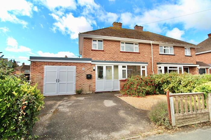 4 Bedroom Semi-Detached House For Sale In Corbin Road, Pennington, Lymington, SO41