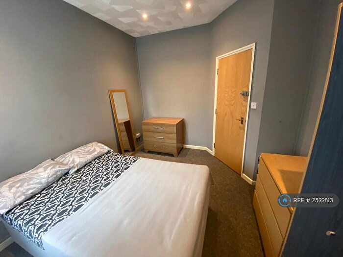 3 Bedroom Flat To Rent In Derby Road, Southampton, SO14