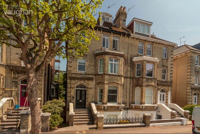 1 Bedroom Flat To Rent In Norton Road, Hove, BN3