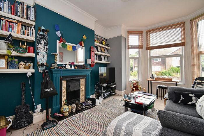 2 Bedroom Flat To Rent In Braybrooke Road, Hastings, TN34