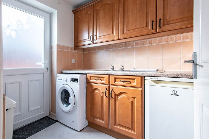 4 Bedroom Detached House For Sale In Mitchell Road, CV12