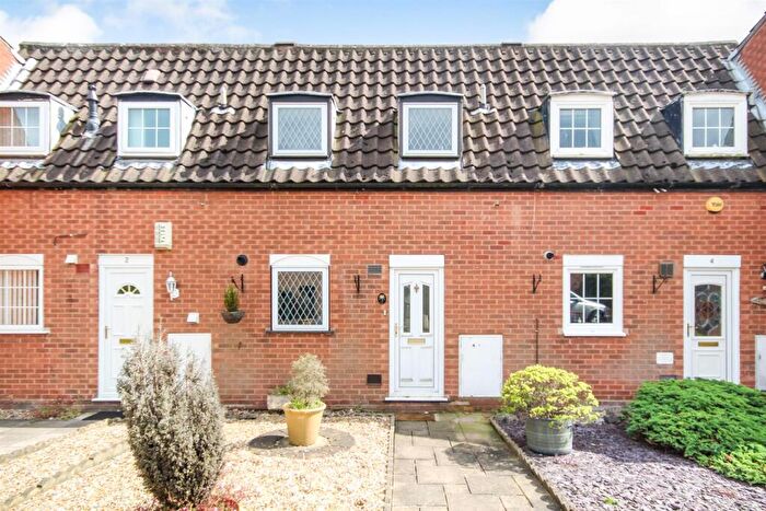 2 Bedroom Town House To Rent In Blakeney Walk, Arnold, Nottinghamshire, NG5