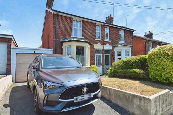 3 Bedroom Semi-Detached House For Sale In Bulford Hill, Durrington, SP4