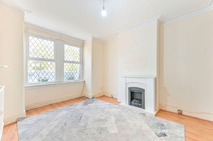 2 Bedroom Maisonette For Sale In Deacon Road, Dollis Hill, London, NW2