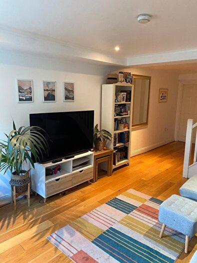 2 Bedroom Terraced House To Rent In Ealing Road, Brentford, TW8