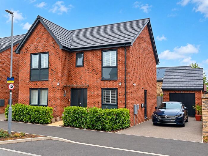 4 Bedroom Detached House For Sale In Clun Forest Way, Whitehouse, Milton Keynes, MK8