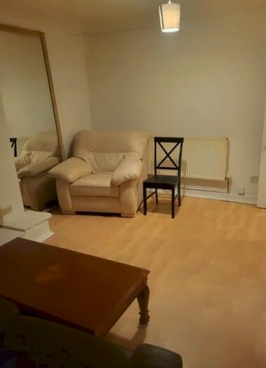 2 Bedroom Flat To Rent In Asgard Drive, Salford, M5