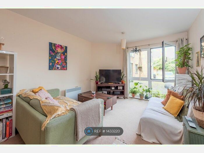 1 Bedroom Flat To Rent In Effra Parade, London, SW2