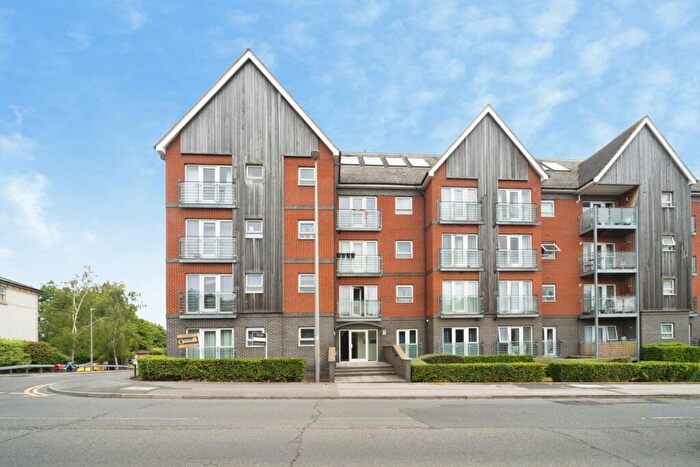 2 Bedroom Flat For Sale In Watling Street, Bletchley, Milton Keynes, Buckinghamshire, MK2