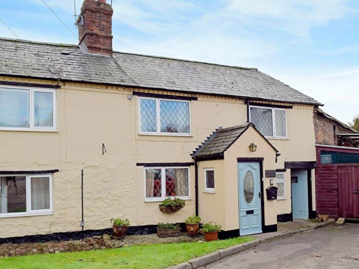 2 Bedroom Cottage For Sale In High Street, Welton, Daventry, NN11