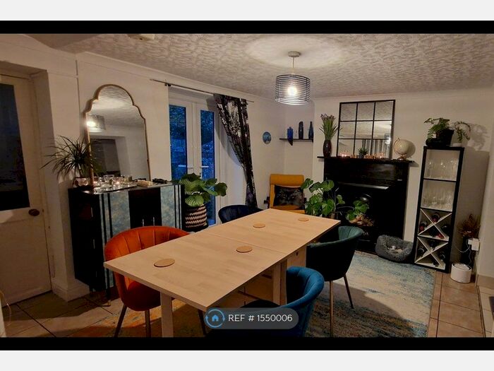 3 Bedroom Terraced House To Rent In St Edwards Street, Newport, NP20