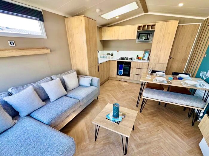 2 Bedroom Mobile/park Home For Sale In Rye Harbour Road, Rye Harbour, Rye, TN31