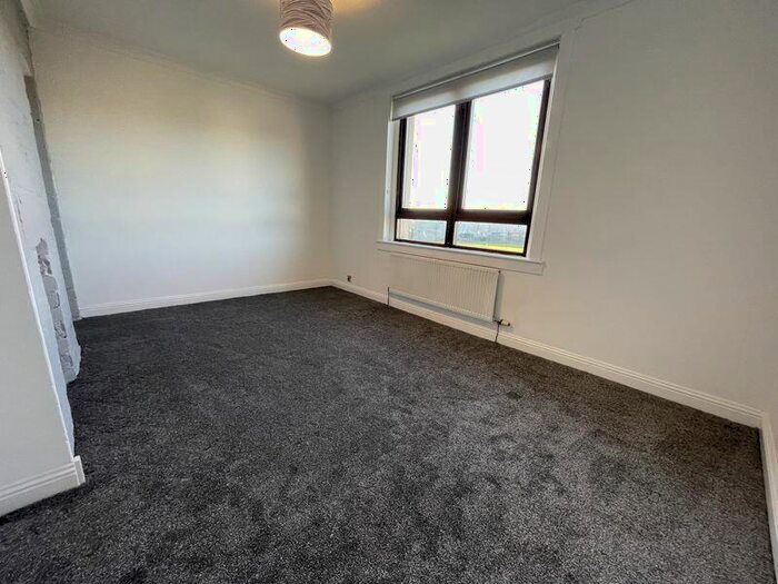 3 Bedroom Flat To Rent In Broomyknowe Drive, Deans, Livingston, EH54