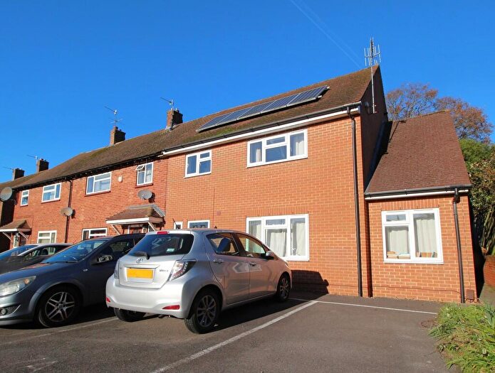 1 Bedroom Flat To Rent In Cobbett Road, Guildford, GU2
