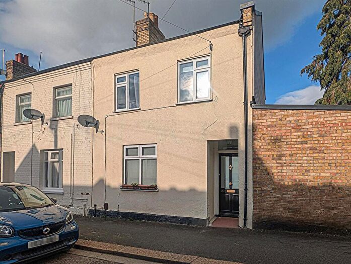 3 Bedroom End Of Terrace House For Sale In Lisburn Road, Newmarket, CB8
