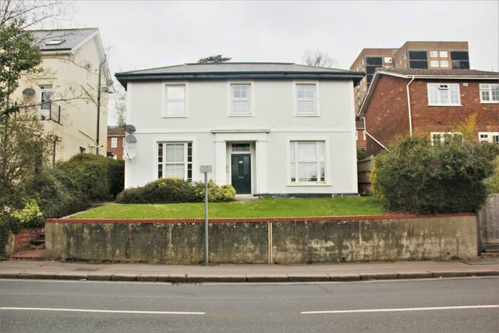 1 Bedroom Apartment To Rent In Station Road, Redhill, RH1