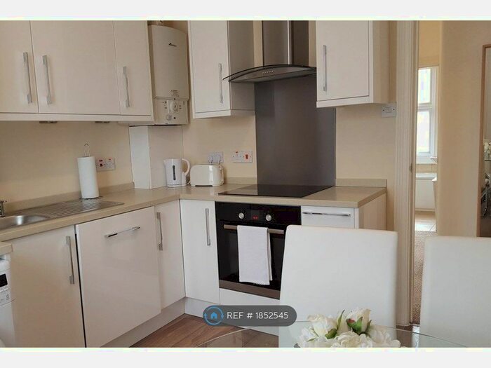 1 Bedroom Maisonette To Rent In Hartington Road, Twickenham, TW1