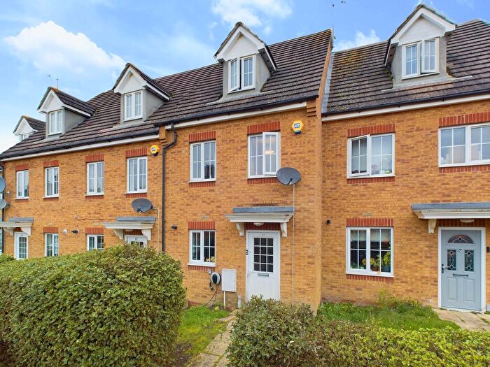 3 Bedroom Terraced House For Sale In Johnson Drive, Leighton Buzzard, Bedfordshire, LU7