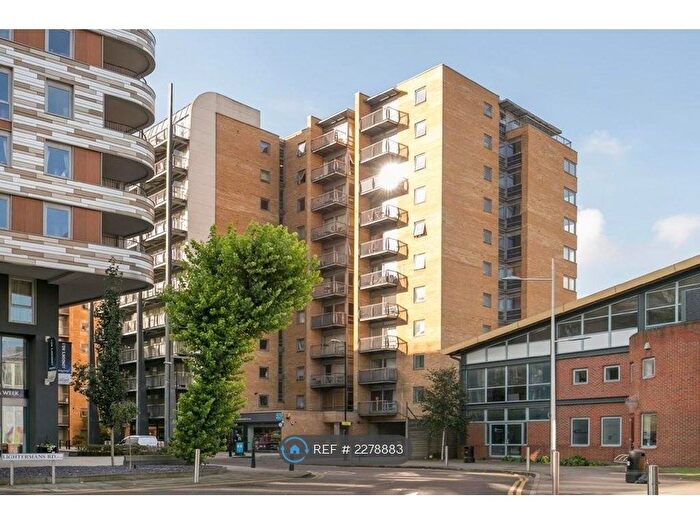 1 Bedroom Flat To Rent In Moore House, London, E14