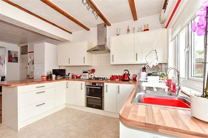 4 Bedroom Detached Bungalow For Sale In Newington Road, Ramsgate, Kent, CT12