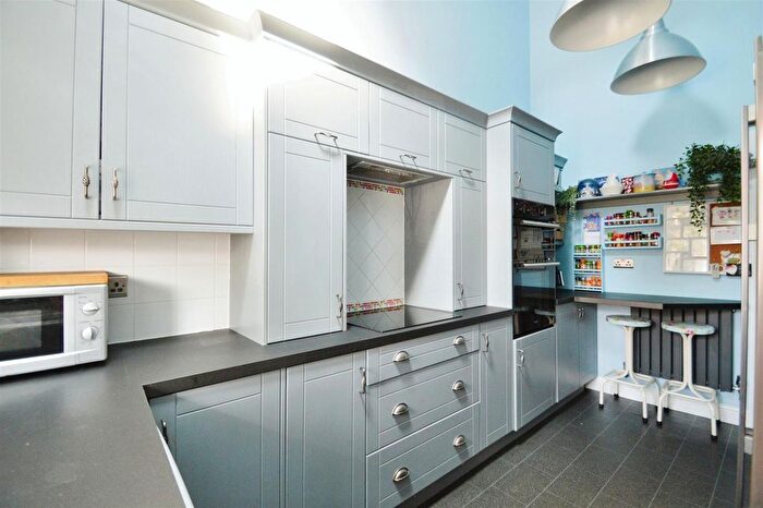 3 Bedroom End Of Terrace House For Sale In Mortimer Avenue, Anlaby, Hull, HU10