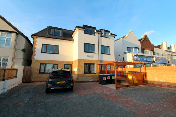 2 Bedroom Apartment To Rent In Blackfen Road, Sidcup, DA15