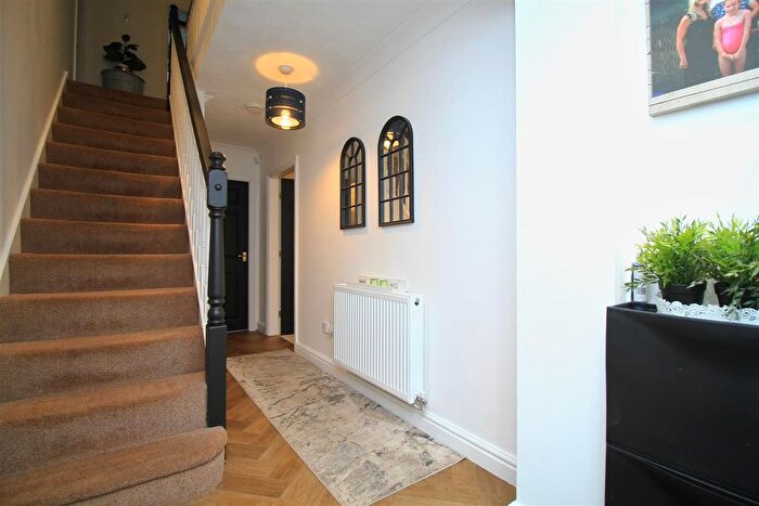 5 Bedroom Detached House For Sale In Laureate Way, Denton, Manchester, M34