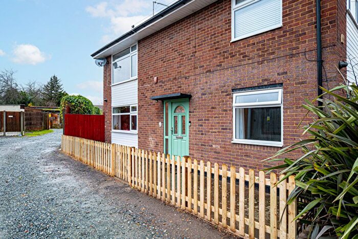 2 Bedroom Flat For Sale In Northville Drive, Westcliff-On-Sea, SS0