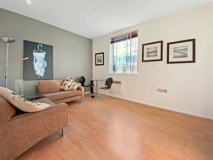 1 Bedroom Flat To Rent In The Headrow, Leeds, LS1