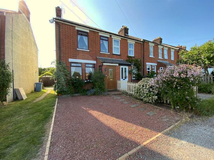 3 Bedroom Cottage For Sale In Five Acres, Holbrook, Ipswich, IP9