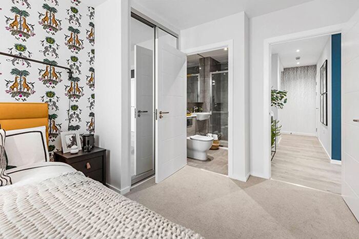 2 Bedroom Flat For Sale In Meridian Water, Enfield, London, N18