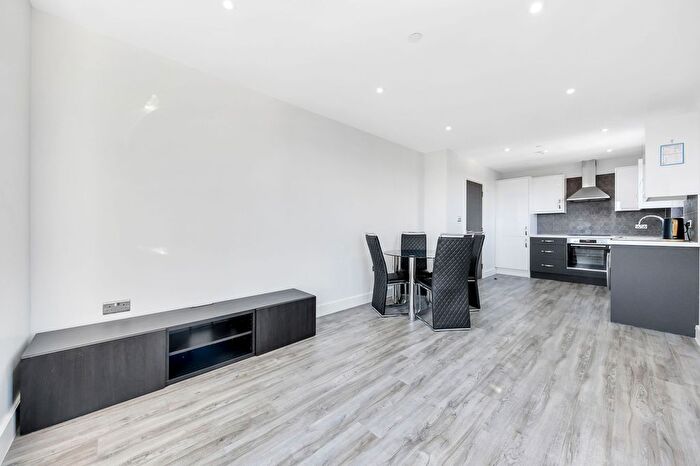 1 Bedroom Flat To Rent In Goodmayes Road, Ilford, IG3