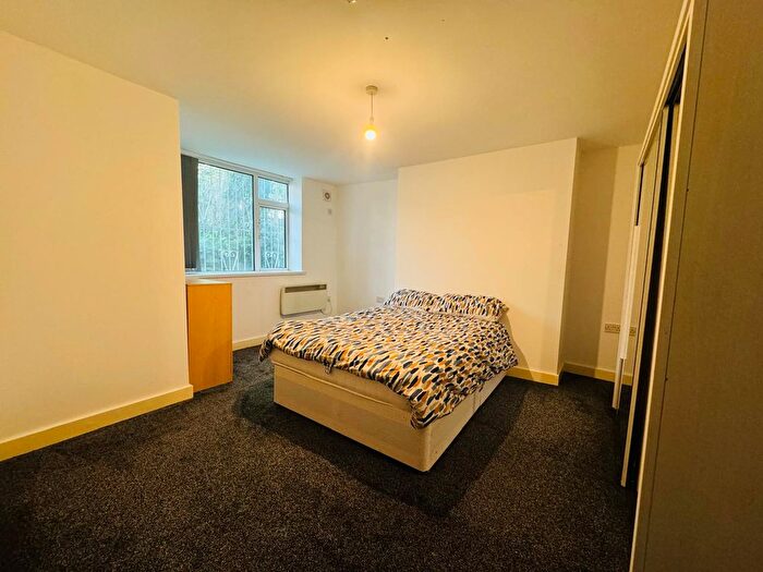 Block Of Flats To Rent In Ash Grove, Leeds, LS6