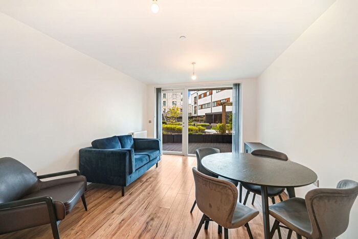 1 Bedroom Flat To Rent In Stylus Place, Hayes, UB3