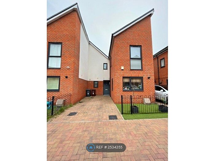 3 Bedroom Terraced House To Rent In Hennessey Mews, Dagenham, RM8
