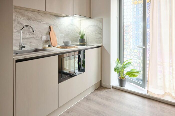 Studio To Rent In Botanic Avenue, Manchester, Greater Manchester, M15