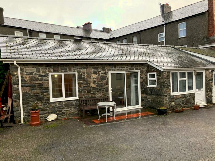 1 Bedroom Flat To Rent In West Street, Rhayader, Powys, LD6
